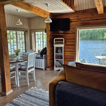 Koverajaerve Saunamaja 펜션 *